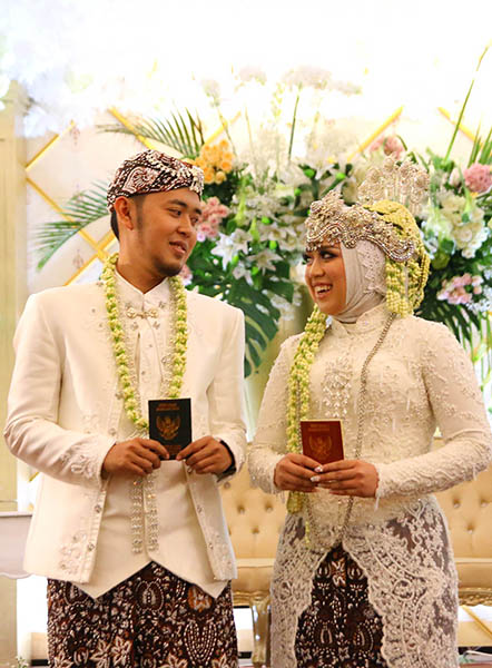 Detail Contoh Foto Pengantin Di Pelaminan Nomer 48