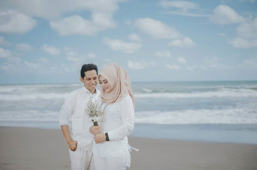 Detail Contoh Foto Prewedding Di Pantai Nomer 14