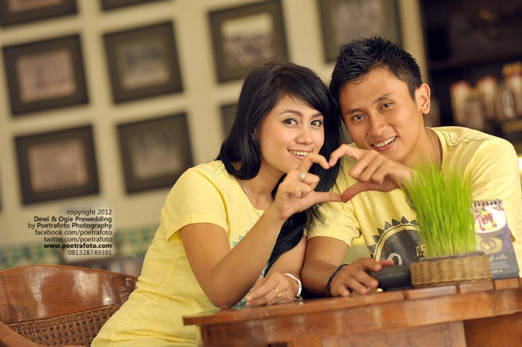 Detail Contoh Foto Prewedding Indoor Nomer 47