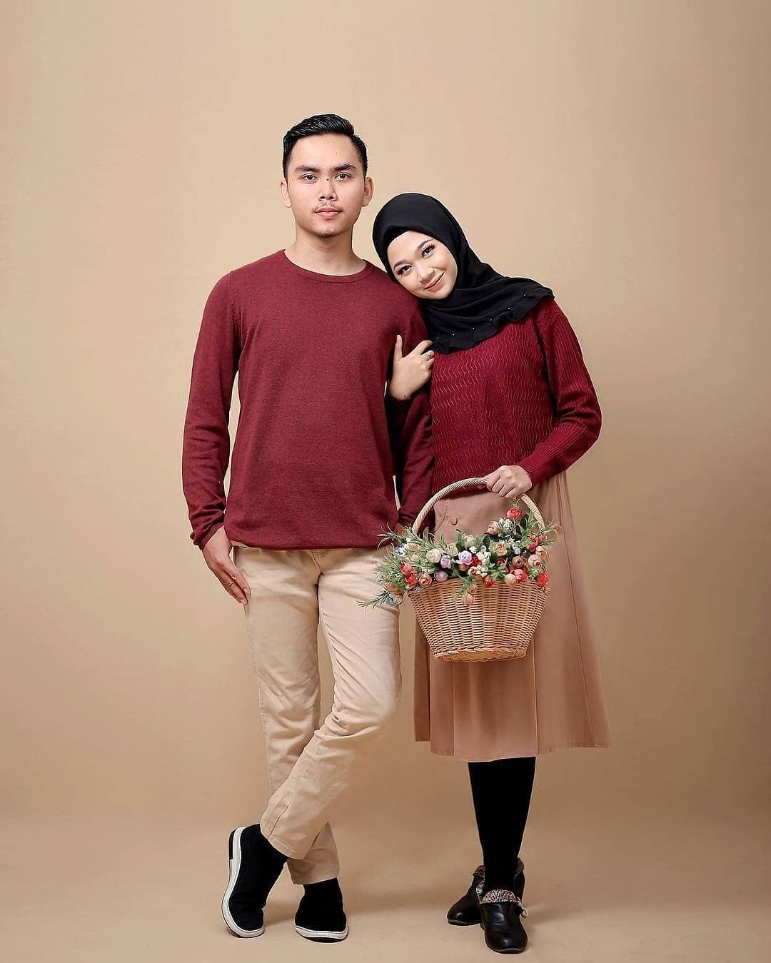 Contoh Foto Studio Couple - KibrisPDR