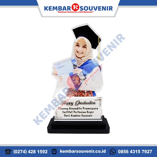 Detail Contoh Foto Wisuda Nomer 26