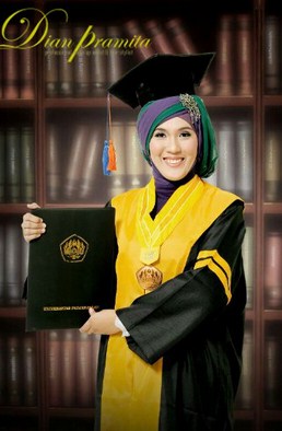 Detail Contoh Foto Wisuda Nomer 41