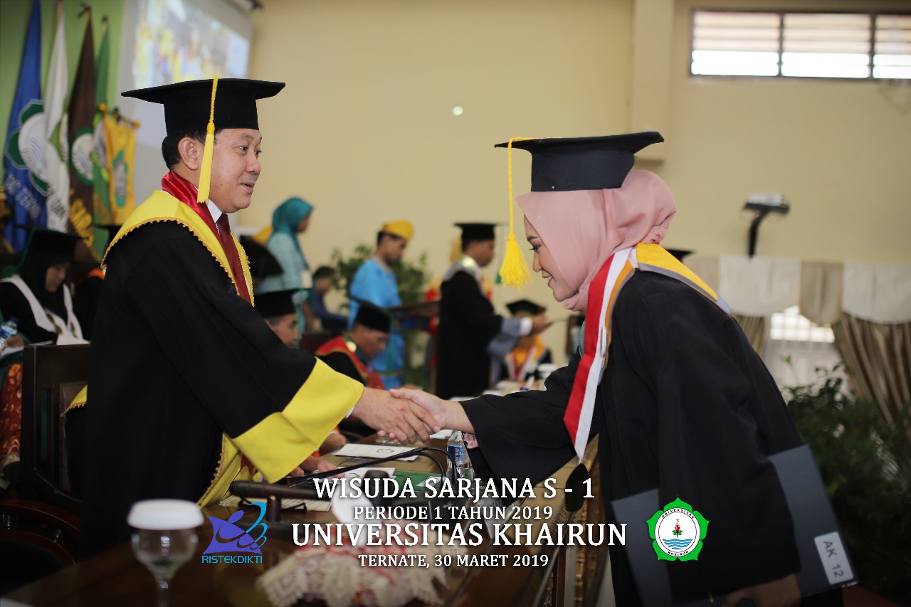 Detail Contoh Foto Wisuda Sarjana Nomer 3