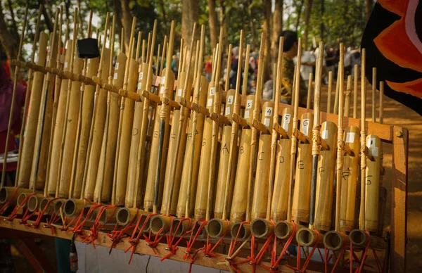 Detail Contoh Gambar Angklung Nomer 38