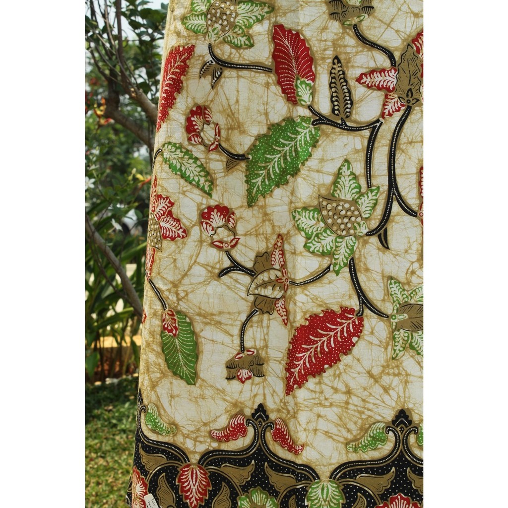 Detail Contoh Gambar Batik Bermotif Bunga Dan Daun Nomer 32