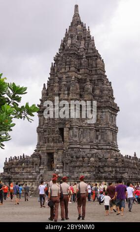 Detail Contoh Gambar Candi Prambanan Nomer 41