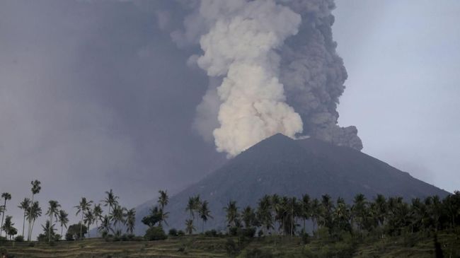 Detail Contoh Gambar Gunung Meletus Nomer 32