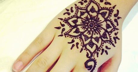 Detail Contoh Gambar Henna Di Tangan Nomer 33