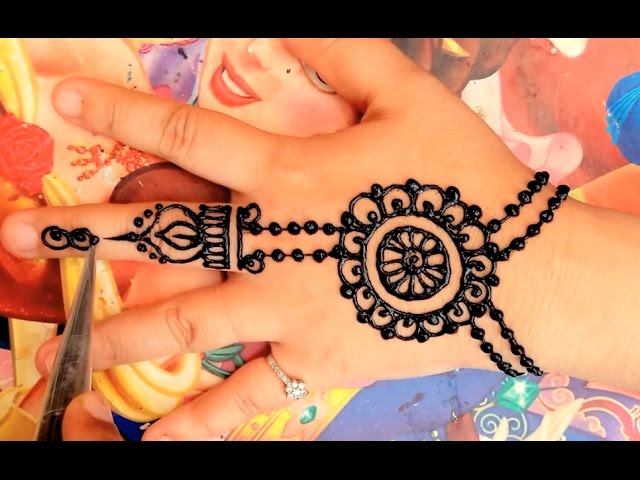 Detail Contoh Gambar Henna Di Tangan Nomer 43