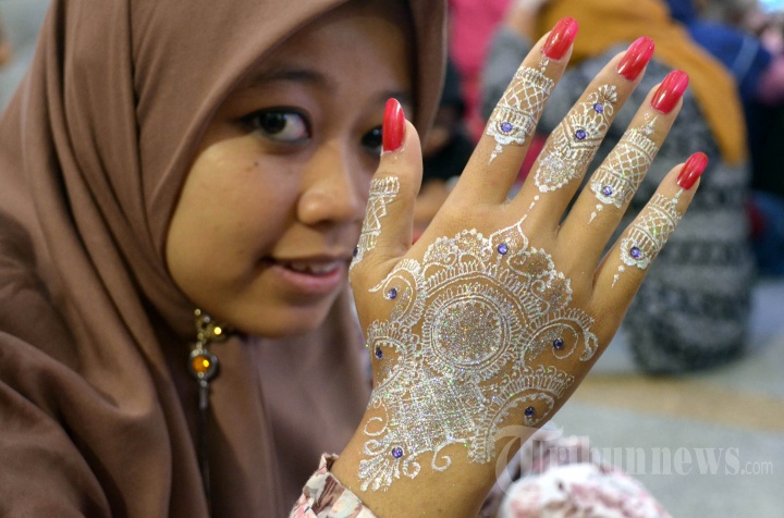 Detail Contoh Gambar Henna Putih Nomer 29