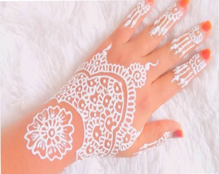 Detail Contoh Gambar Henna Tangan Nomer 22