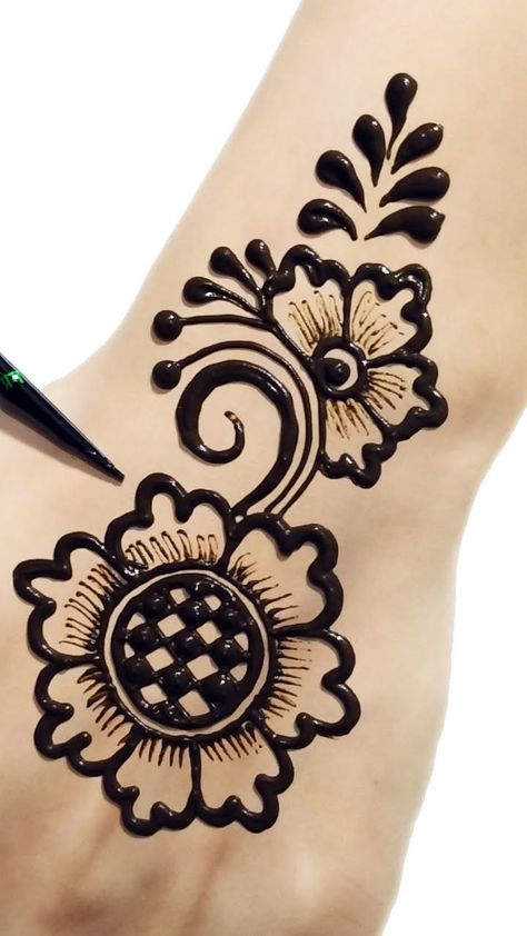 Detail Contoh Gambar Henna Tangan Simple Nomer 51