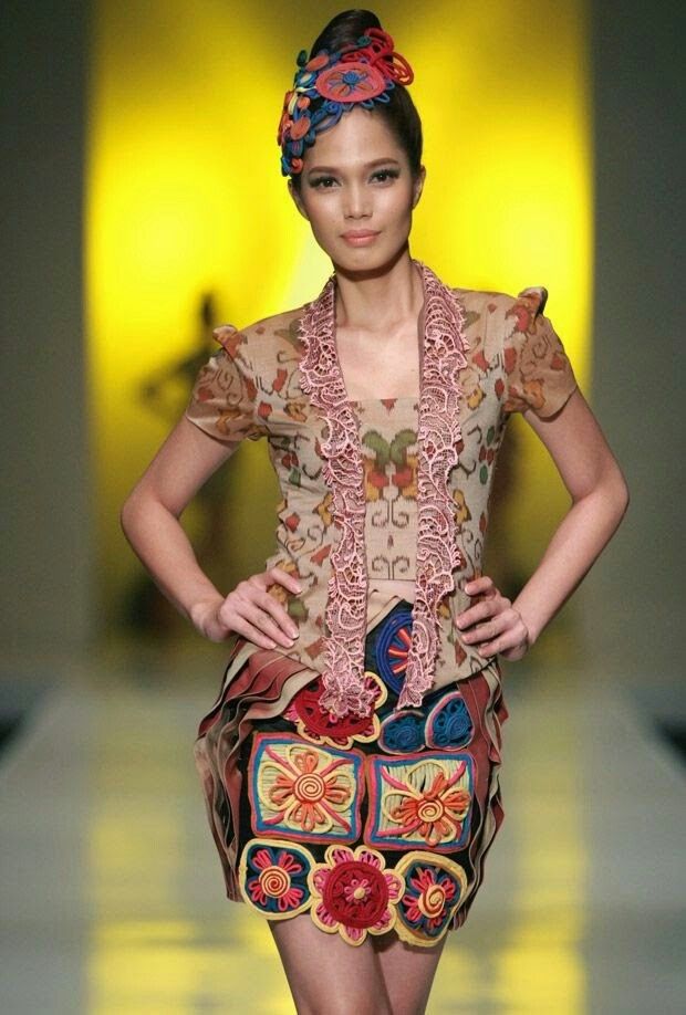 Detail Contoh Gambar Kebaya Modern Lengan Pendek Nomer 16