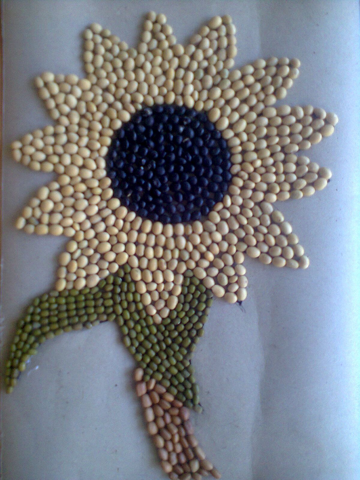 Detail Contoh Gambar Kolase Bunga Matahari Dari Biji Bijian Nomer 12