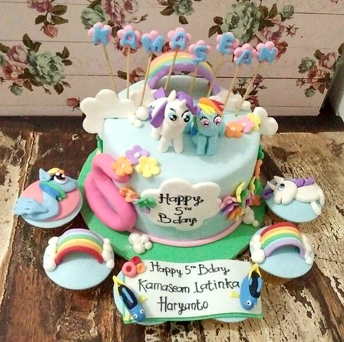 Detail Contoh Gambar Kue Ultah Anak Nomer 29