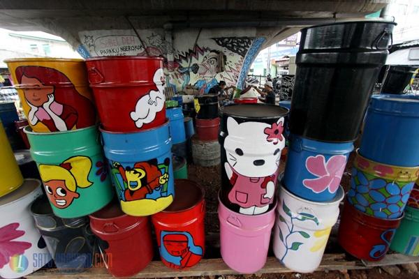 Detail Contoh Gambar Lukisan Tong Sampah Nomer 46