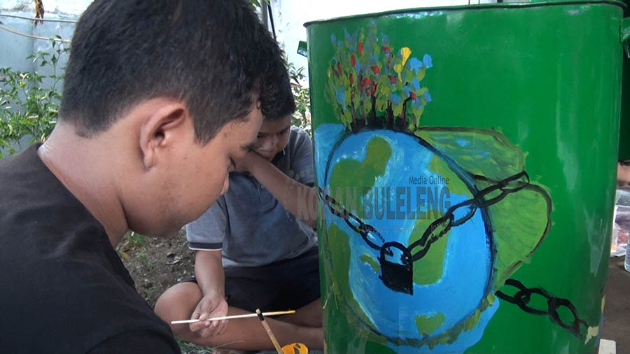 Detail Contoh Gambar Lukisan Tong Sampah Nomer 49