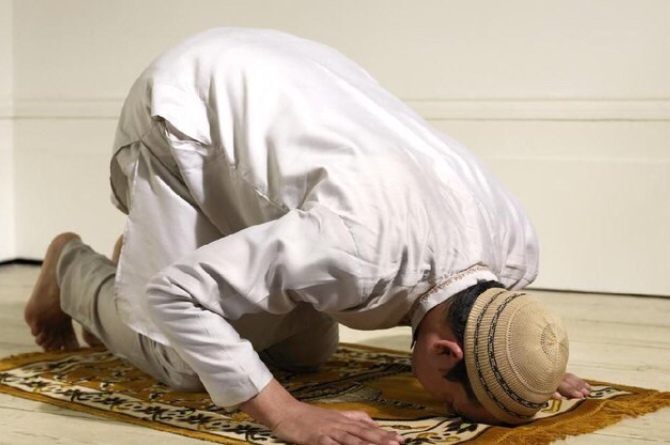 Detail Contoh Gambar Orang Sholat Nomer 20