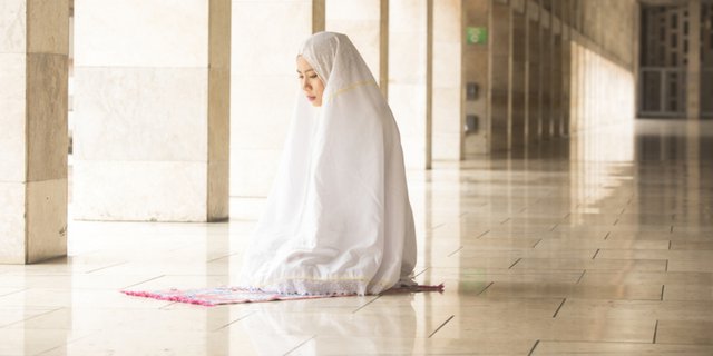 Detail Contoh Gambar Orang Sholat Nomer 35