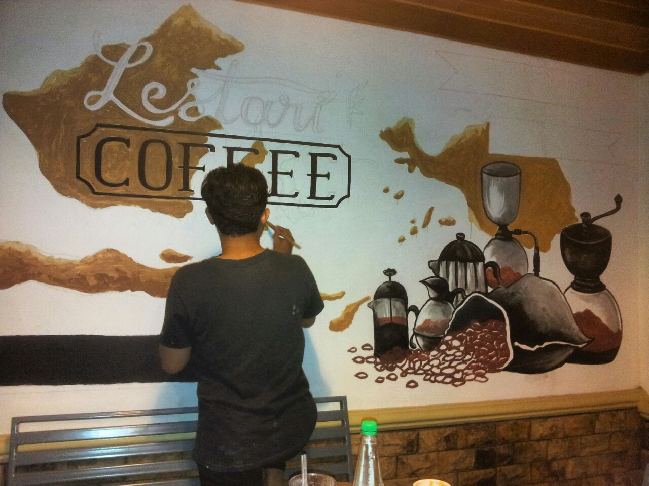 Detail Gambar Grafiti Sketsa Wajah Dinding Cafe Nomer 15