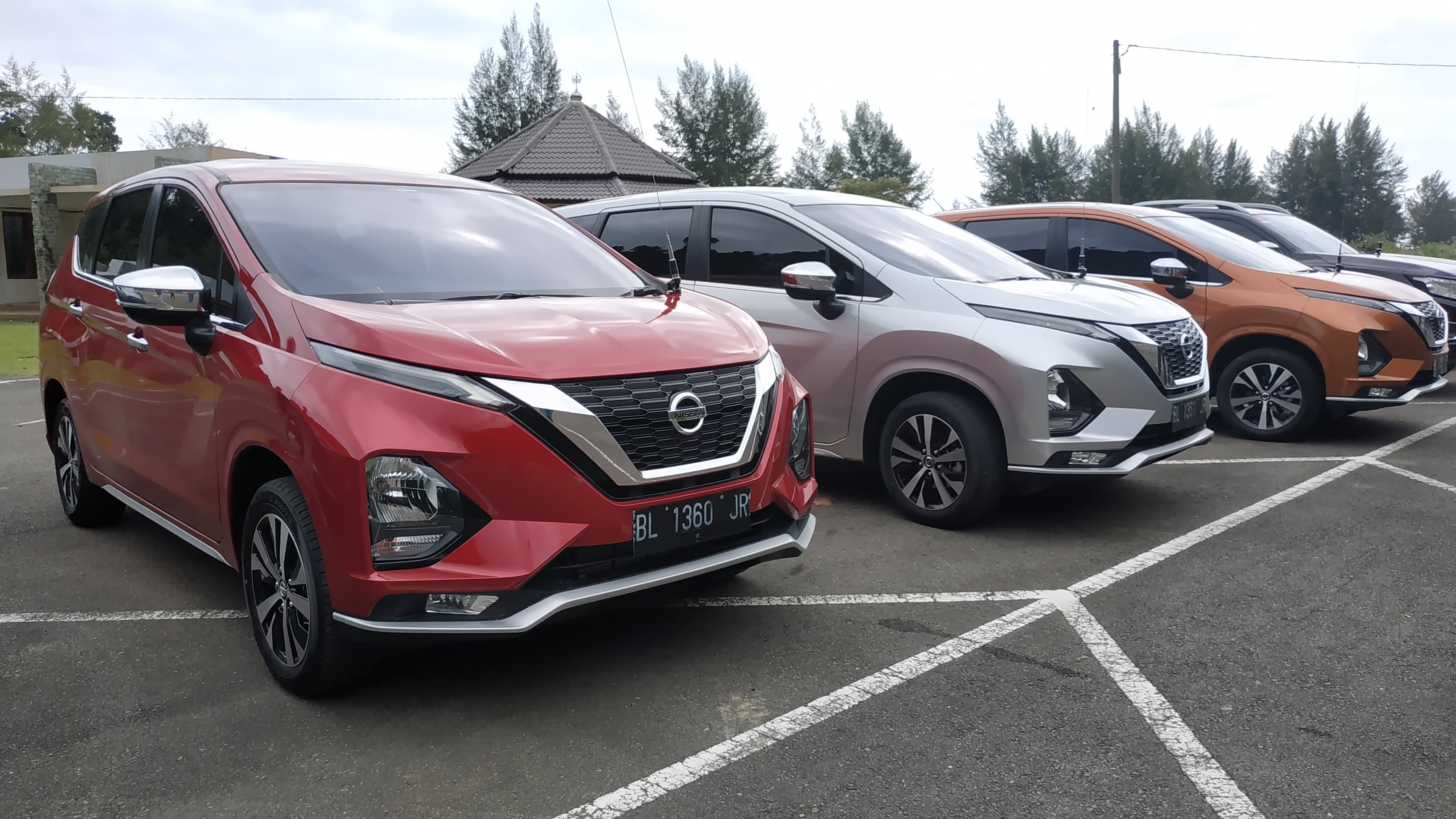 Detail Gambar Grand Livina Baru Nomer 43