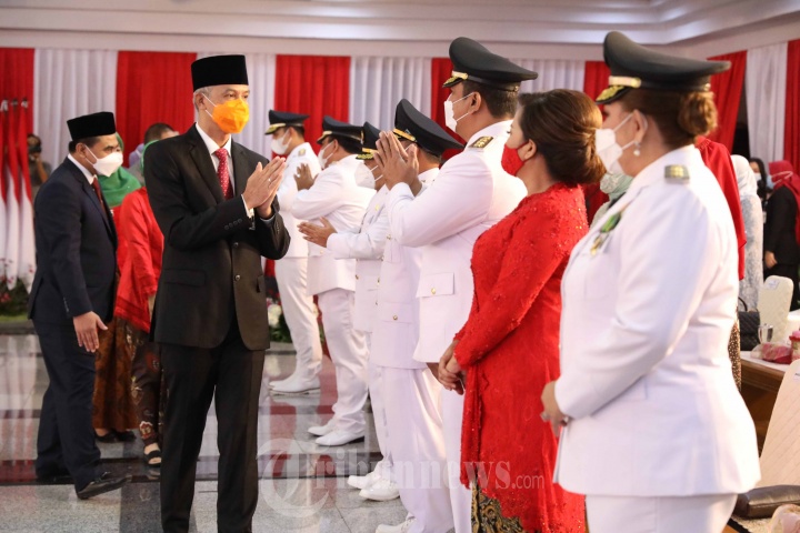 Detail Gambar Gubernur Dan Walikota Semarang Gambar Gubernur Semarang Nomer 2