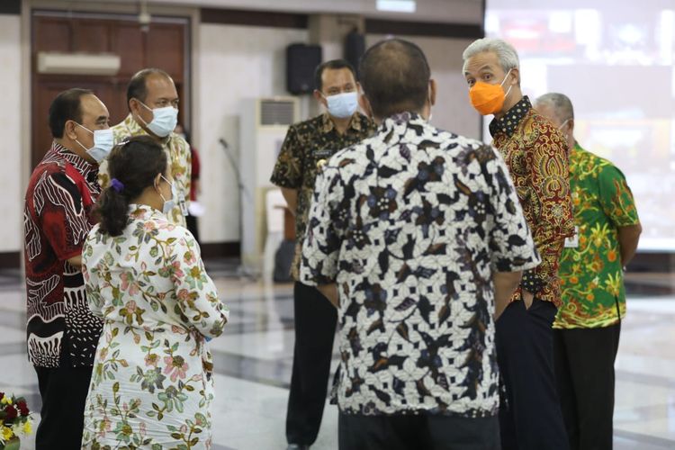 Detail Gambar Gubernur Dan Walikota Semarang Gambar Gubernur Semarang Nomer 42