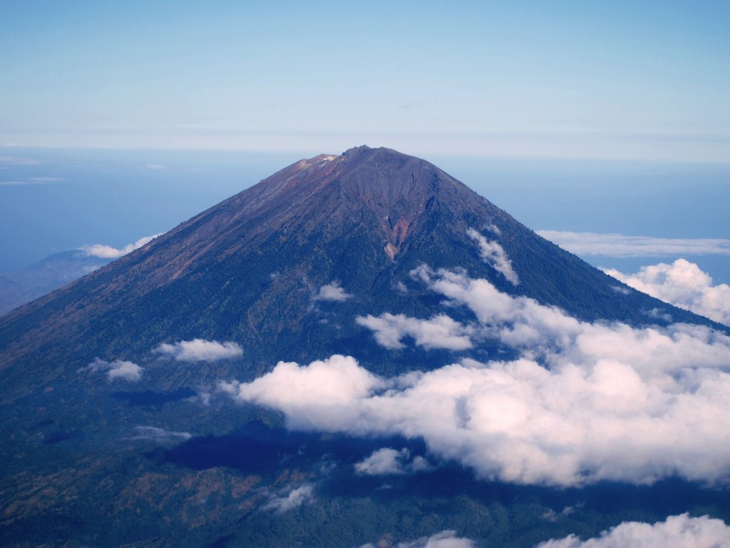 Detail Gambar Gunung Agung Di Bali Nomer 13