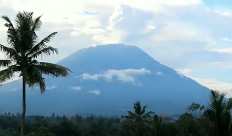 Detail Gambar Gunung Agung Di Bali Nomer 26