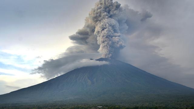 Detail Gambar Gunung Agung Di Bali Nomer 4