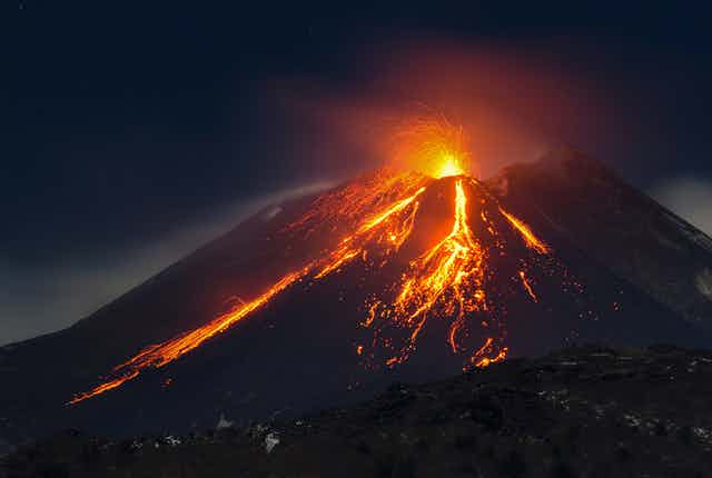 Gambar Gunung Api - KibrisPDR