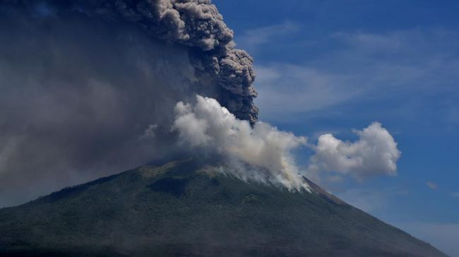 Detail Gambar Gunung Api Di Indonesia Nomer 11