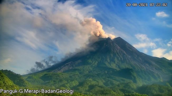 Detail Gambar Gunung Api Di Indonesia Nomer 27