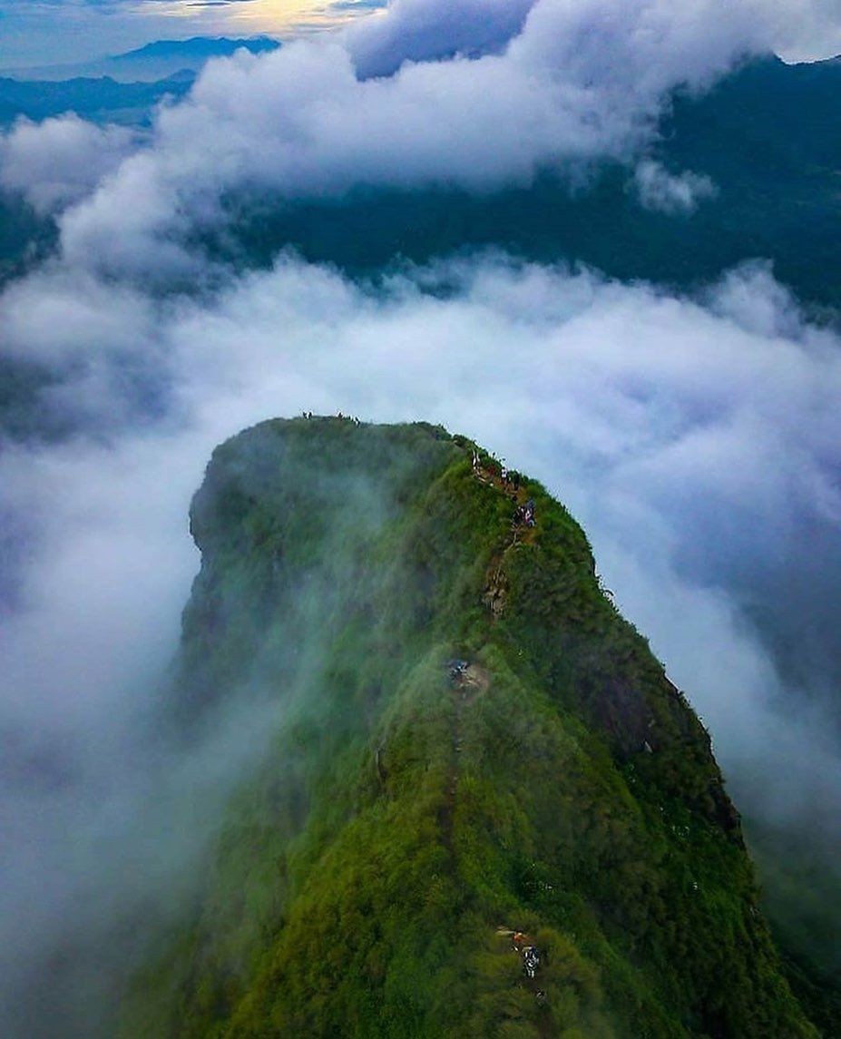 Detail Gambar Gunung Batu Nomer 3