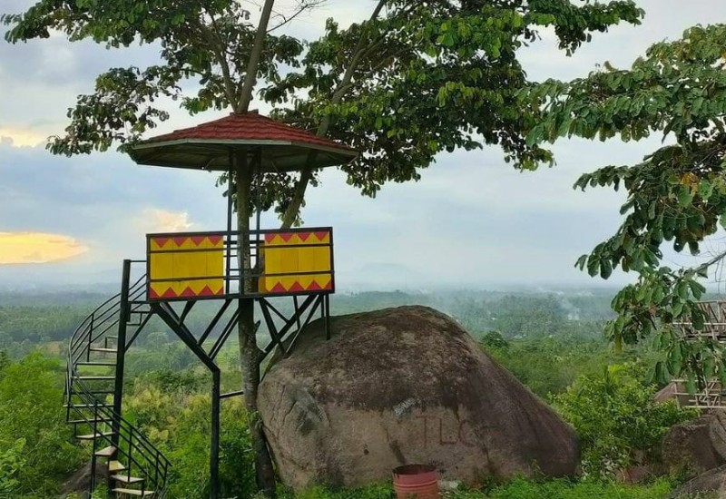 Detail Gambar Gunung Batu Nomer 44