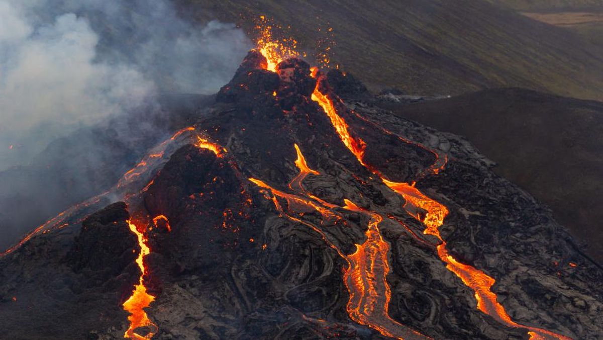 Detail Gambar Gunung Berapi Nomer 17