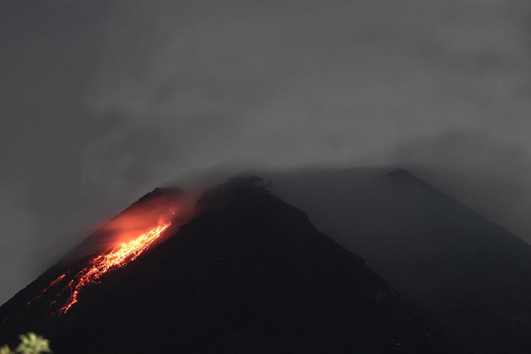 Detail Gambar Gunung Berapi Nomer 30