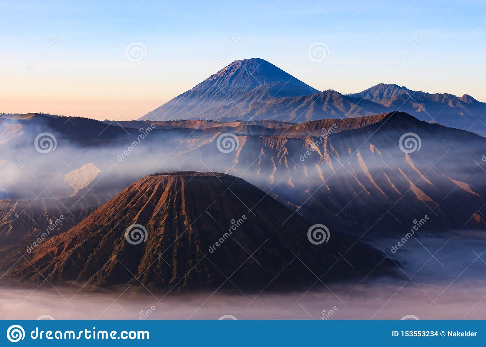 Detail Gambar Gunung Bromo Nomer 56