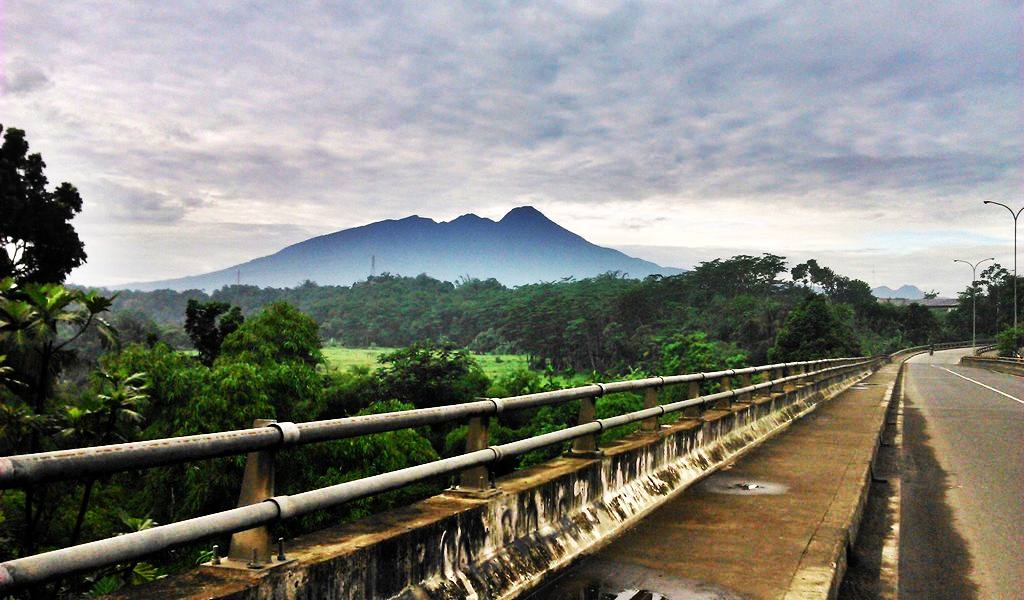 Detail Gambar Gunung Dan Kota Nomer 42