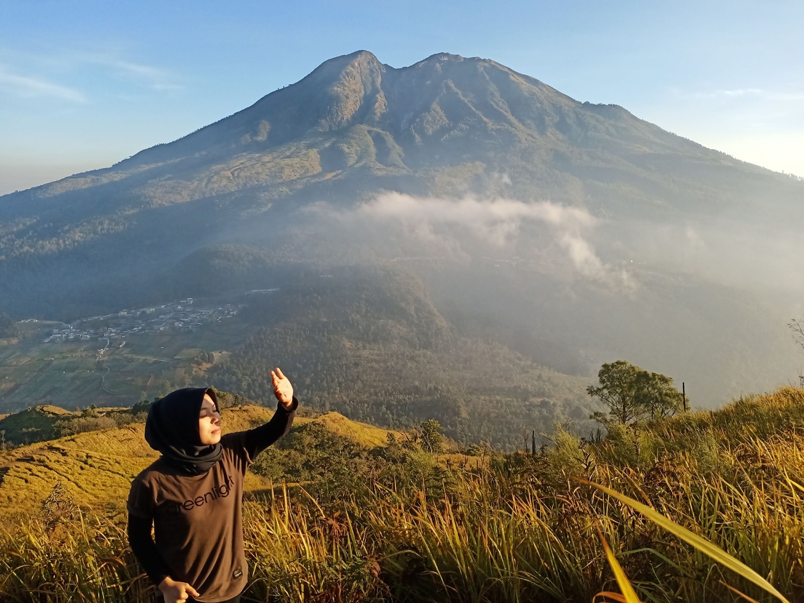 Detail Gambar Gunung Lawu Nomer 43