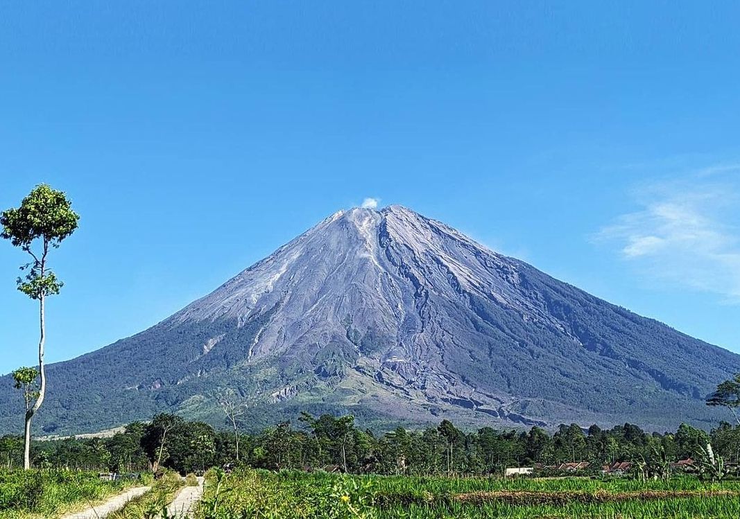 Detail Gambar Gunung Mahameru Nomer 4