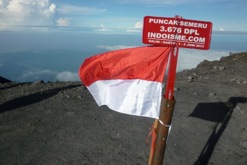 Detail Gambar Gunung Mahameru Nomer 53