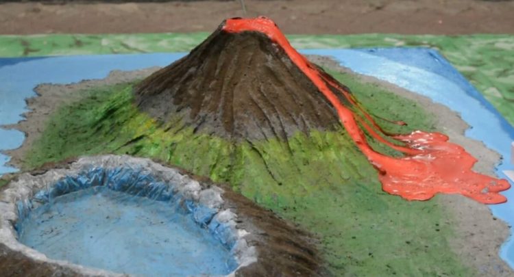 Detail Gambar Gunung Meletus Untuk Anak Tk Nomer 18