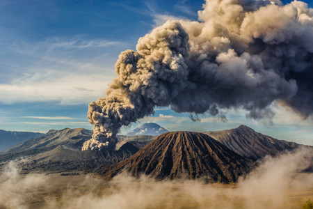 Detail Gambar Gunung Meletus Untuk Anak Tk Nomer 40