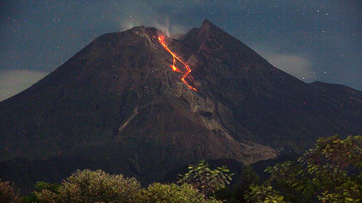 Detail Gambar Gunung Merapi Nomer 4