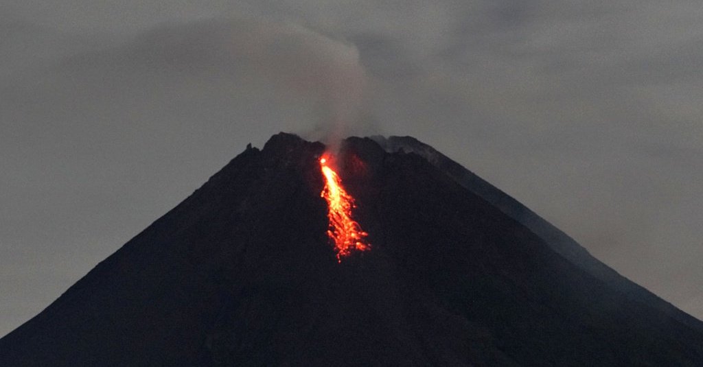 Detail Gambar Gunung Merapi Nomer 30