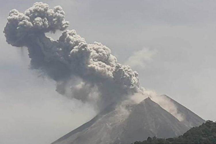 Detail Gambar Gunung Merapi Nomer 47