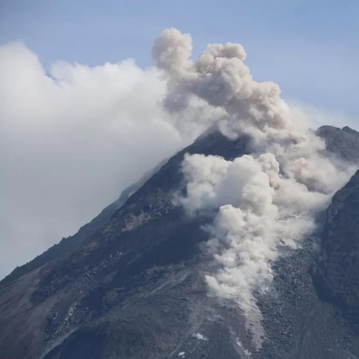 Detail Gambar Gunung Merapi Nomer 52