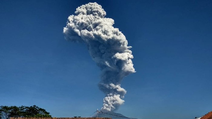 Detail Gambar Gunung Merapi Meletus 2018 Nomer 26