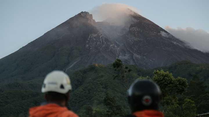 Detail Gambar Gunung Merapi Meletus 2018 Nomer 30